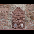 In der Mauer der Zehntscheune von Gelnhausen